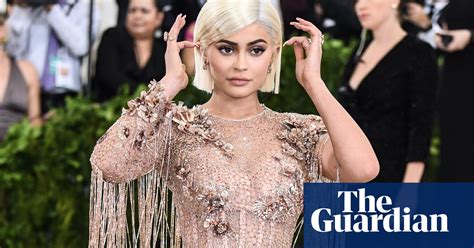 Kylie Jenner Helps To Wipe 1bn From Snapchat With Tweet Over Redesign