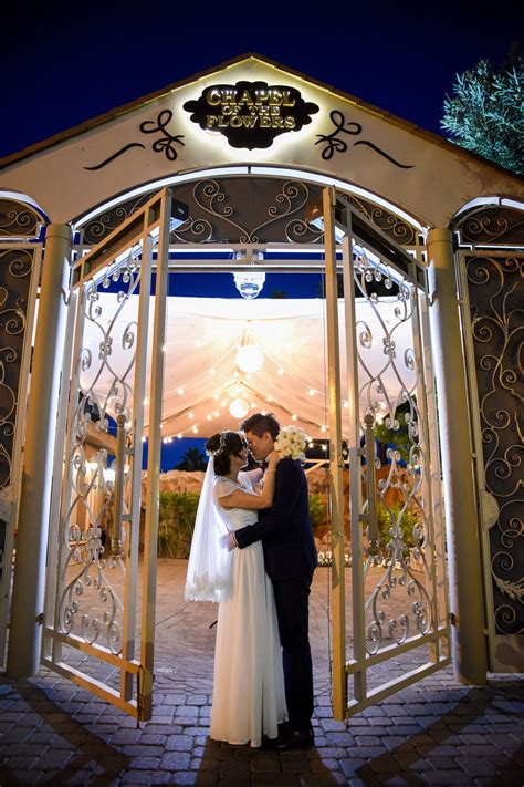 Karen Fleischer Chapel Of The Flowers In Las Vegas Glass Gardens