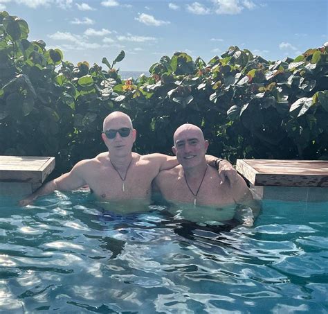 Jeff Bezos And Lauren Sanchez Cozy Up And Soak The Sun In The Caribbean