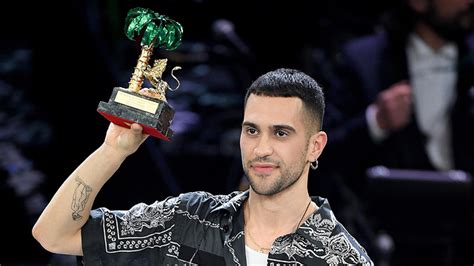 ככותב שירים, מחמוד כתב לשורה ארוכה של אמנים, בינהם אלודי, מיקלה בראווי ומרקו מנגוני, שייצג את איטליה באירוויזיון 2013 והגיע למקום השביעי. סלביני נגד המצרי שייצג את איטליה באירוויזיון