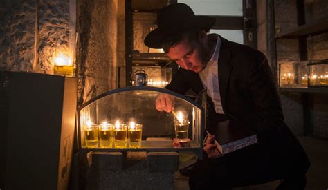 When Did Jews Start Lighting Candles On Hanukkah Jewish World