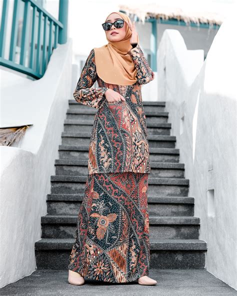 Baju Kurung Kedah Batik Dobby Aimi Dark Tangerine Muslimahclothing