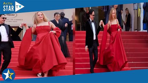 Jennifer Lawrence Sublime En Robe Rouge Dior à Cannes Ce 21 Mai Ce Détail Perturbant Et