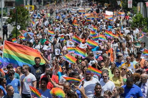 These videos try to capture the fun, quirky, sexy side of gay pride in toronto. Gay Pride a New York: sfida la trumpismo