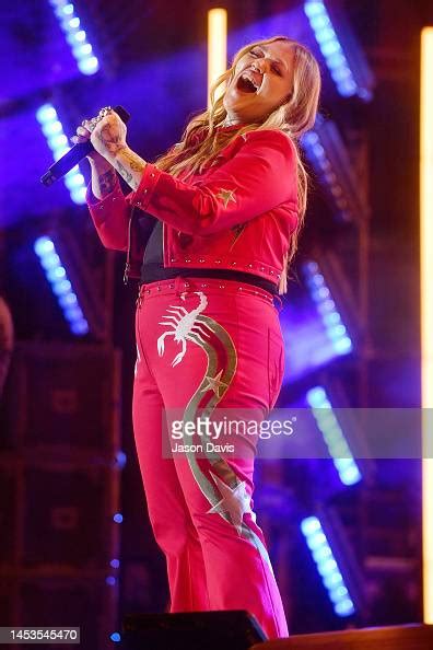 Elle King Performs During New Years Eve Live Nashvilles Big Bash News Photo Getty Images