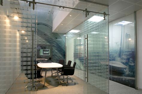 Single Glazed Frameless Glass Partitions Walls Avanti Systems USA