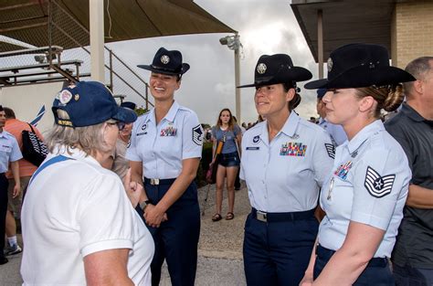 Women In The Air Force Reunion Links The Future With Its Past Joint