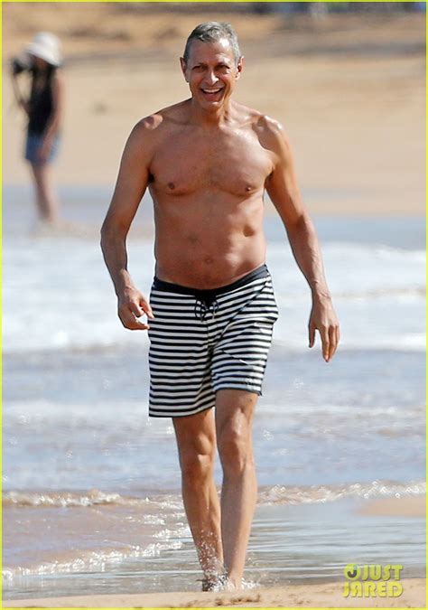 Jeff Goldblum S Shirtless Beach Body Is Far From Extinct At 61 Photo