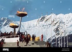 (Dpa) - Dateien das Olympische Feuer am Berg Isel bei den Olympischen ...