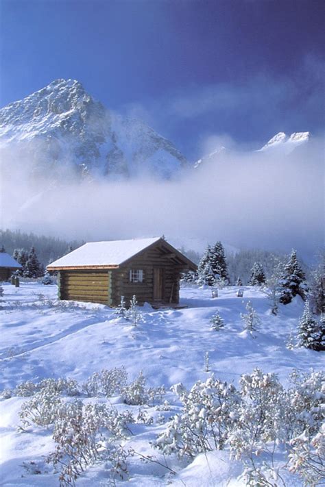 38 Winter Mountain Cabin Wallpaper