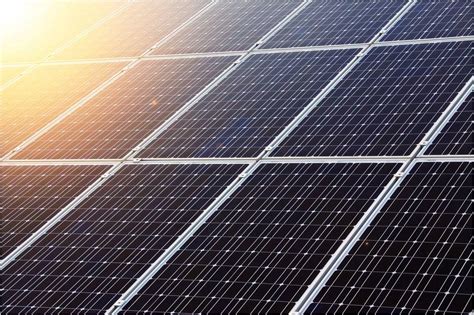 Uk Solar Power Breaks Record Generates More Energy Than Nuclear For