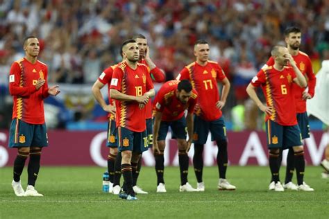 Đội bóng hoàng gia tây ban nha không muốn để mất trắng cầu thủ người pháp. Tây Ban Nha vs Nga: Tây Ban Nha trả giá vì Real Madrid