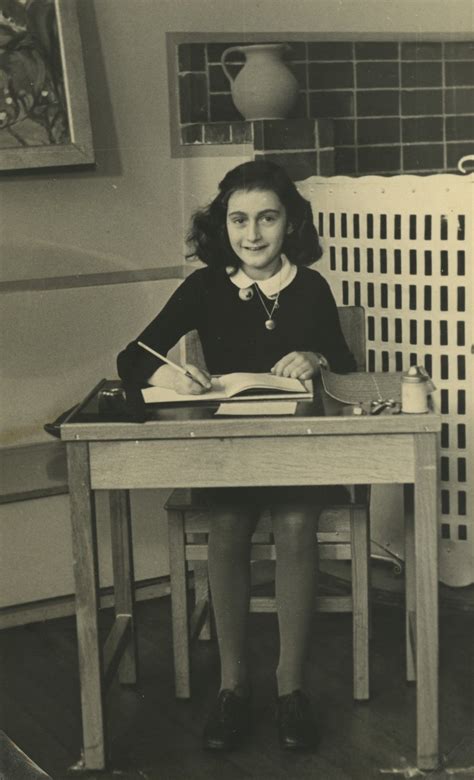 Im august 1944 wurden die franks verraten, verhaftet und in verschiedene konzentrationslager deportiert. Anne Frank » Steckbrief | Promi-Geburtstage.de