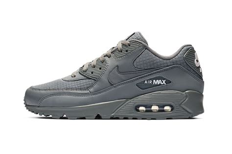 Nike Air Max 90 Ultra Essential Sneakerhead