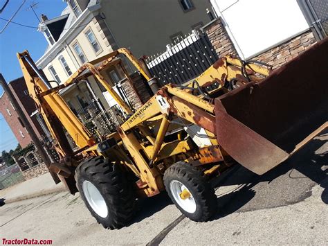 International Harvester 2500a Industrial Tractor Photos