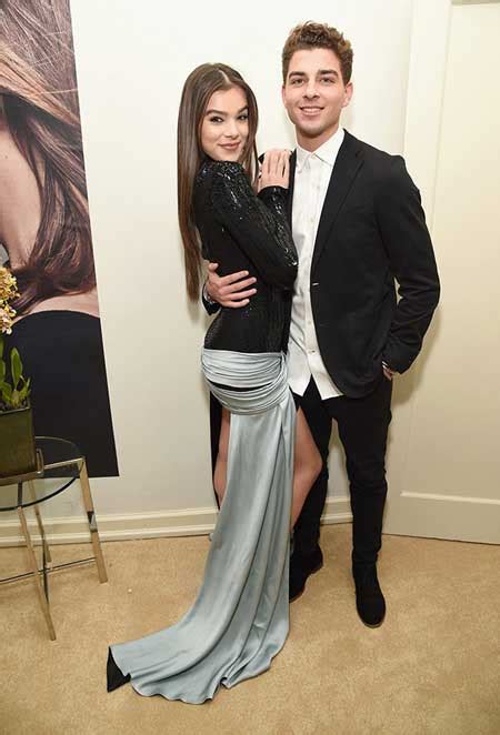 Hollywoods One Of The Cutest Couples Hailee Steinfeld And Niall Horan