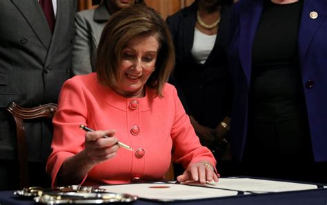 Pelosi Was Right To Hand Out Impeachment Souvenir Pens The Washington Post