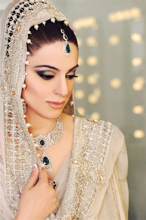 Pakistani Bridal Makeup 2021 In Urdu