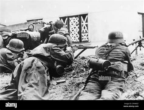 German Soldiers At The Eastern Front 1941 Stock Photo Alamy