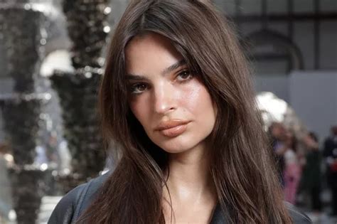 Emily Ratajkowski Unrecognisable As She Shows Off Jaw Dropping