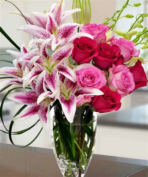 Valentine's day is one of the busiest times of the year for a florist, so if you want to make sure that your flowers are delivered on time, order early. 25 Valentine Day Flower Ideas For You - Instaloverz