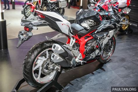 It is available in 6 colors, 3 variants in the indonesia. Honda CBR250RR "The Art of Kabuki" Unveiled [Details ...