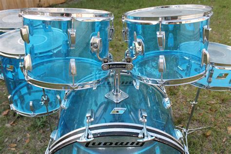 Ludwig Blue Vistalite Vintage 1970s Blue Acryl Drum For Sale Plektrum