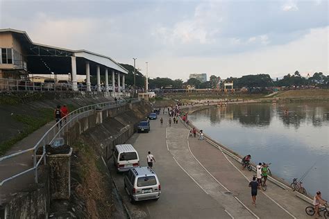Pictures Stroll Around Marikina Riverbanks Center River Park