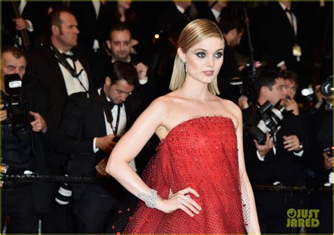 elle fanning steals the show at neon demon premiere in cannes photo 973918 photo gallery