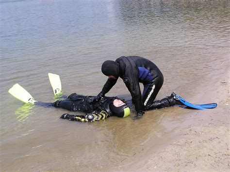 Scuba Diver Rescue Action Free Photo Download Freeimages