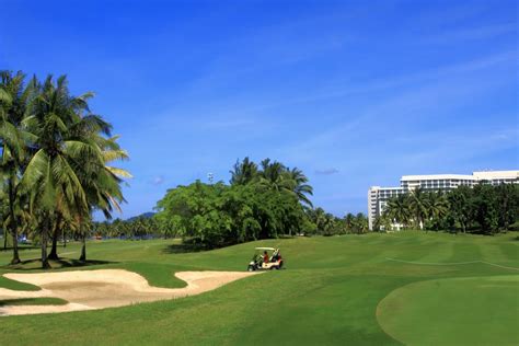 Free wifi is accessible in all areas and the grand entrance is a majestic longhouse style lobby; Sutera Harbour Golf & Country Club, 27 hole golf in Malaysia