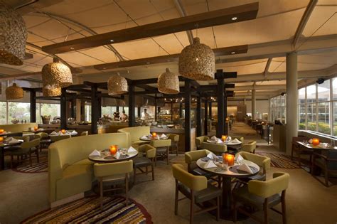 Ausflüge können direkt an der rezeption gebucht werden, die zimmer sind modern und sauber, das personal sehr freundlich. Voyages Sails in the Desert Hotel Accommodation