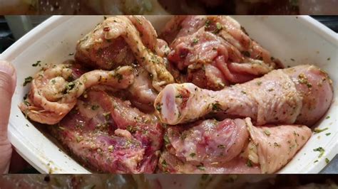 Ayam goreng populer karena kelezatannya dan dapat dimakan baik baru dimasak maupun sudah dingin sebagai makanan piknik atau makanan ringan. RESEP PRAKTIS | MASAK AYAM GORENG LEZAT PAKE AIRFRYER ...