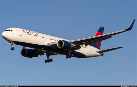 N1607b Delta Air Lines Boeing 767 332erwl Photo By Piotr Persona Id