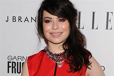 Miranda Cosgrove Puts College On Hold To Continue Filming ‘icarly