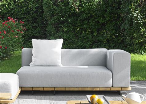 I know that the normal expression i on the sofa but would it make any sense to say in the sofa, in a sentence like i'm sitting in the sofa? Go Modern Ltd > Garden Sofas > Pal Garden Sofa - Modern ...