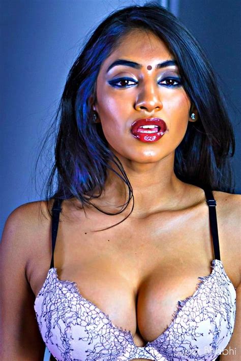 Nacktes Model Savitha Singh Porno Bilder Sex Fotos XXX Bilder