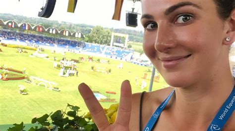 Ihre erste dressur der schweren klasse gewann lisa müller mitte des jahres 2012. Nach Eklat: Lisa Müller löscht alle Bilder von ihrem ...