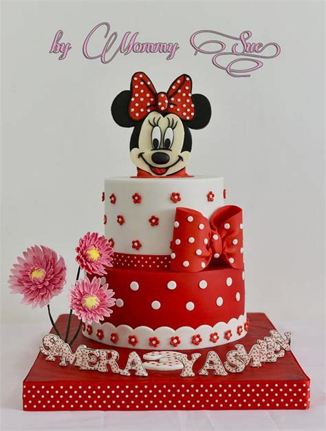 Minnie Mouse Cake Decorated Cake By Mommy Sue Cakesdecor