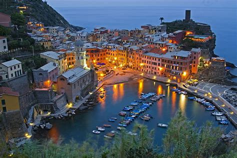 Włochy Vernazza 4k 8k Tapety Hd Wallpaperbetter