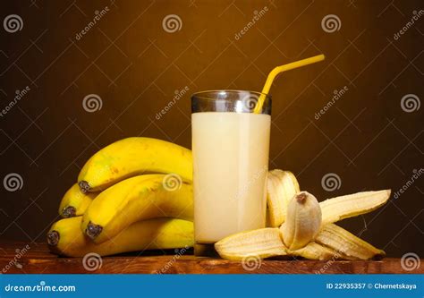 Banana Juice With Bananas Stock Image Image Of Beverage 22935357