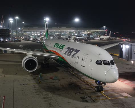 Ann and her sister betty live with may and connie, who all work in real estate. Review of EVA Air flight from Hong Kong to Taipei in Economy