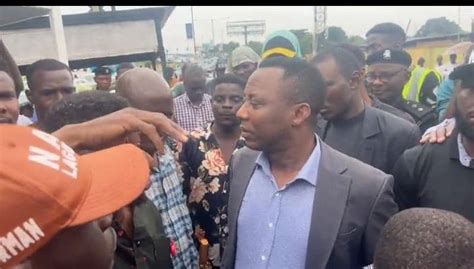 Sowore Joins Nans Protest At Lagos Airport Nigerian Wedding