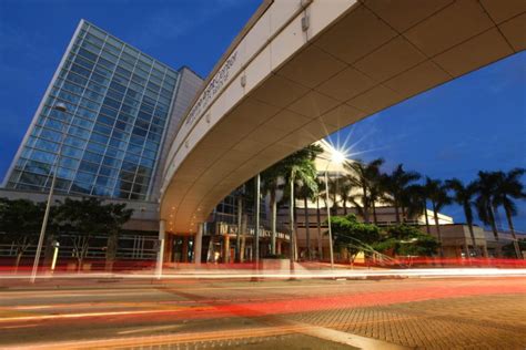 Beach City Florida Floride Miami Ocean Sea Usa Architecture