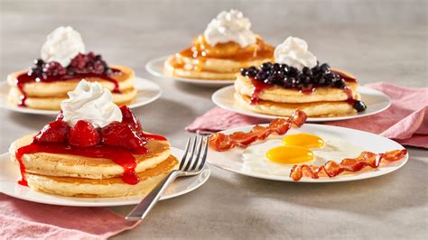 IHOP Rooty Tooty Fresh 'N Fruity combo is back