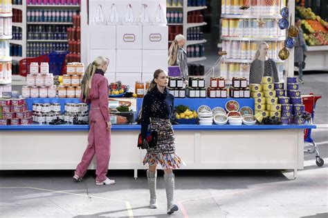 Chanels Supermarket Sweep Fallwinter 2014 Chanel Fashion Show Sets