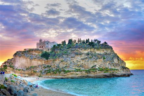 Cities Map and Guide to Calabria, Southern Italy