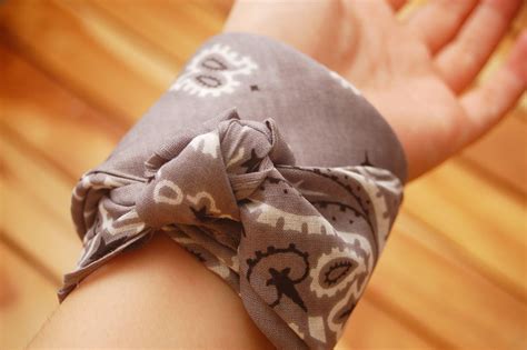 Paisley bandanas have become a staple in the world of crafting, design and fashion. How to Make a Bandana Bracelet (with Pictures) - wikiHow