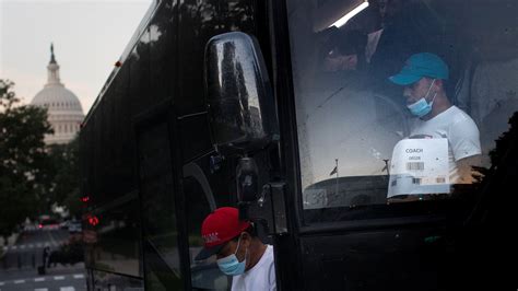 G O P Governors Cause Havoc By Busing Migrants To East Coast The New York Times