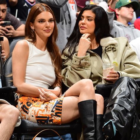 Kylie And Kendall Jenner Support Devin Booker At Nba Game In La